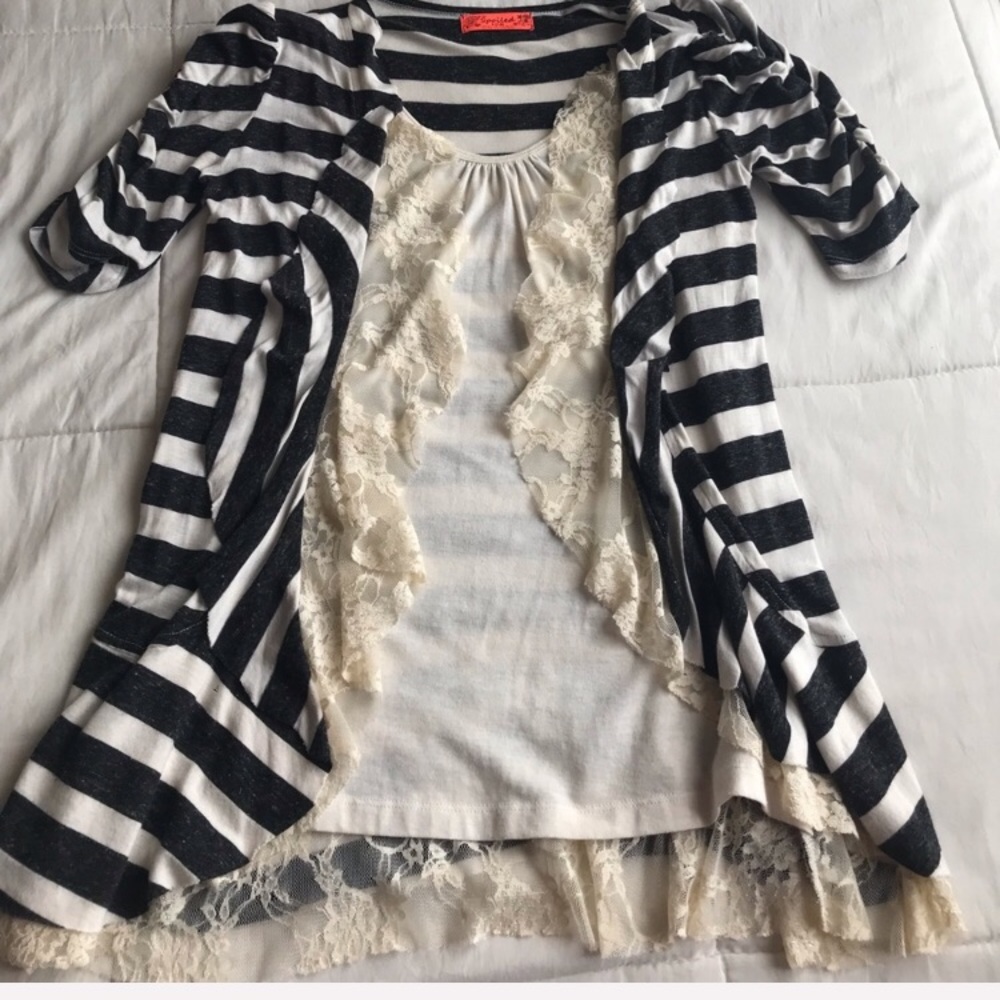 A shoulder length shirt